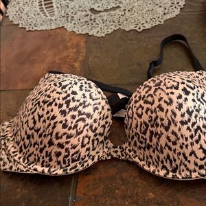 Victoria secret Leopard Print Push-Up Bra in Light Pink and Black